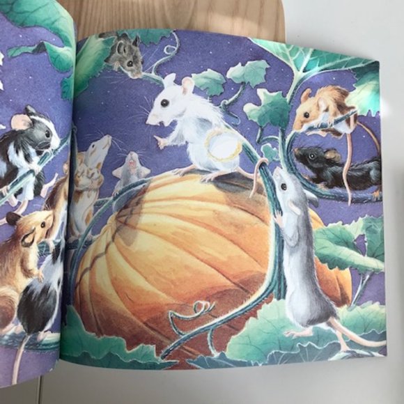Beneath the Ghost Moon A Halloween Tale by Jane Yolen ~ kids book ~ NEW - Picture 9 of 10